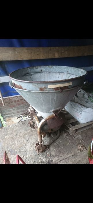 Rozsiewacz Amazone za-f 603 opryskiwacz przetrzasarka lejek