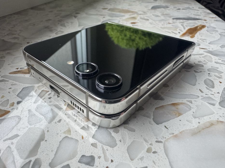Samsung Galaxy Z Flip 5 / 512GB / Beżowy