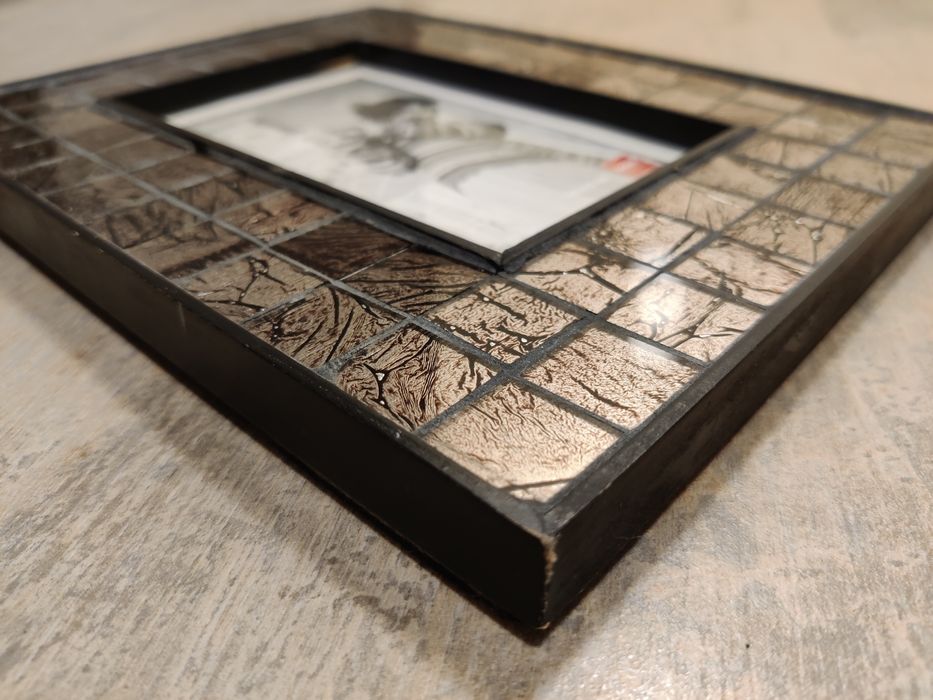 Dwie ramki na zdjęcia 10x15 drewniane z mozaiką home&you