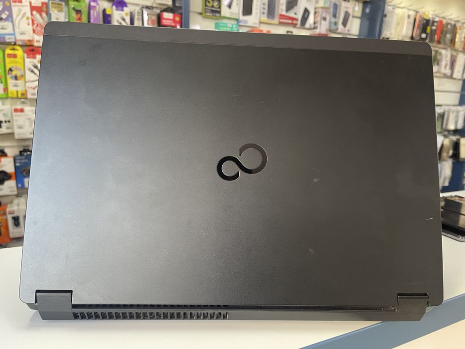 Fujitsu h780 intel i7 8750H/32gb ddr4/ssd 512gb/nvidia Quadro P600 4Gb