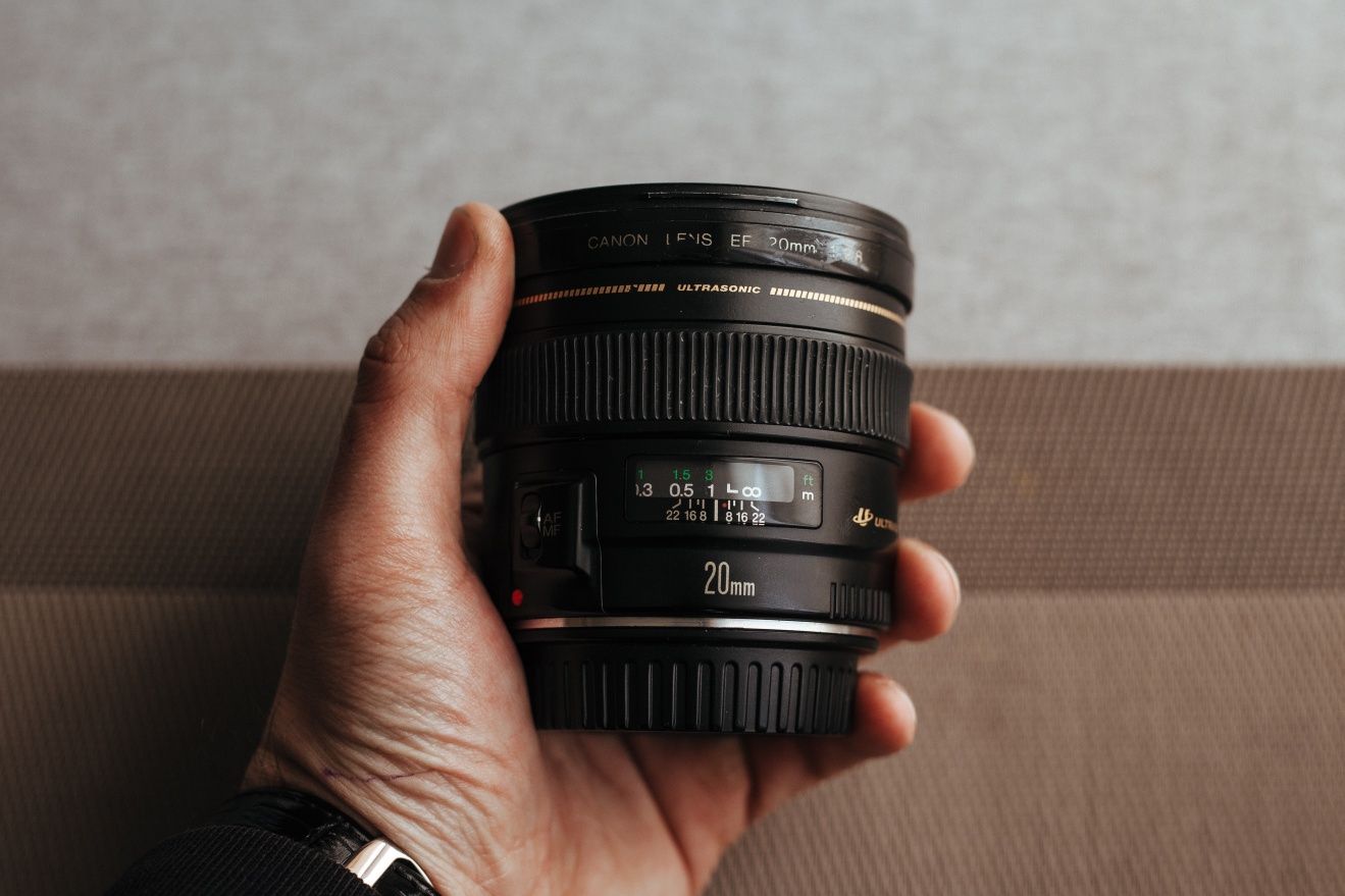 Canon EF 20mm f/2.8 С коробкой