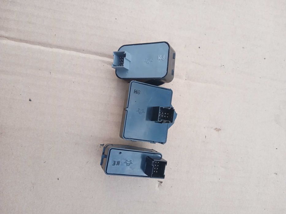 Przełącznik szyb przełącznik lusterek  rózne Iveco Daily prawy lewy