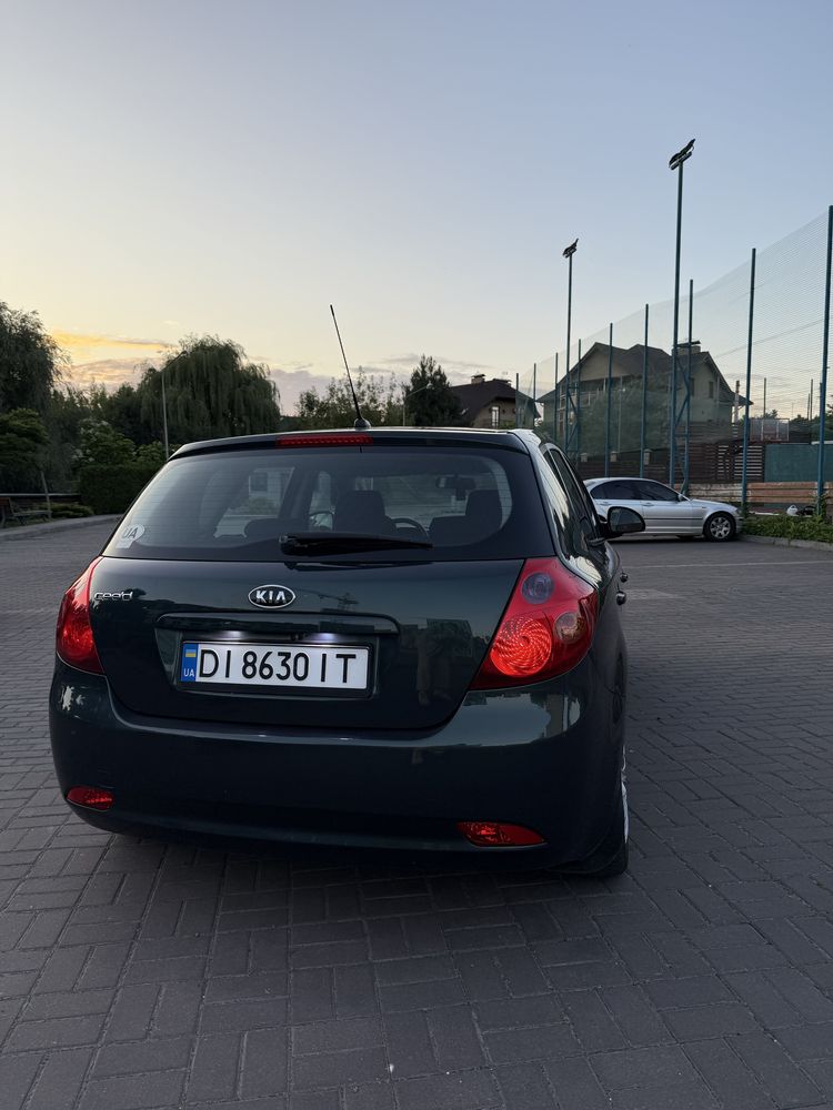Автомобіль Kia ceed