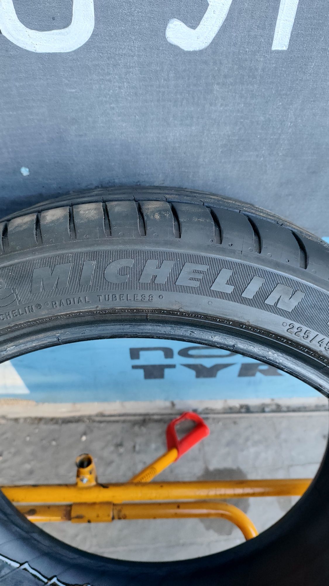 Шини Michelin літні 225/45 R19