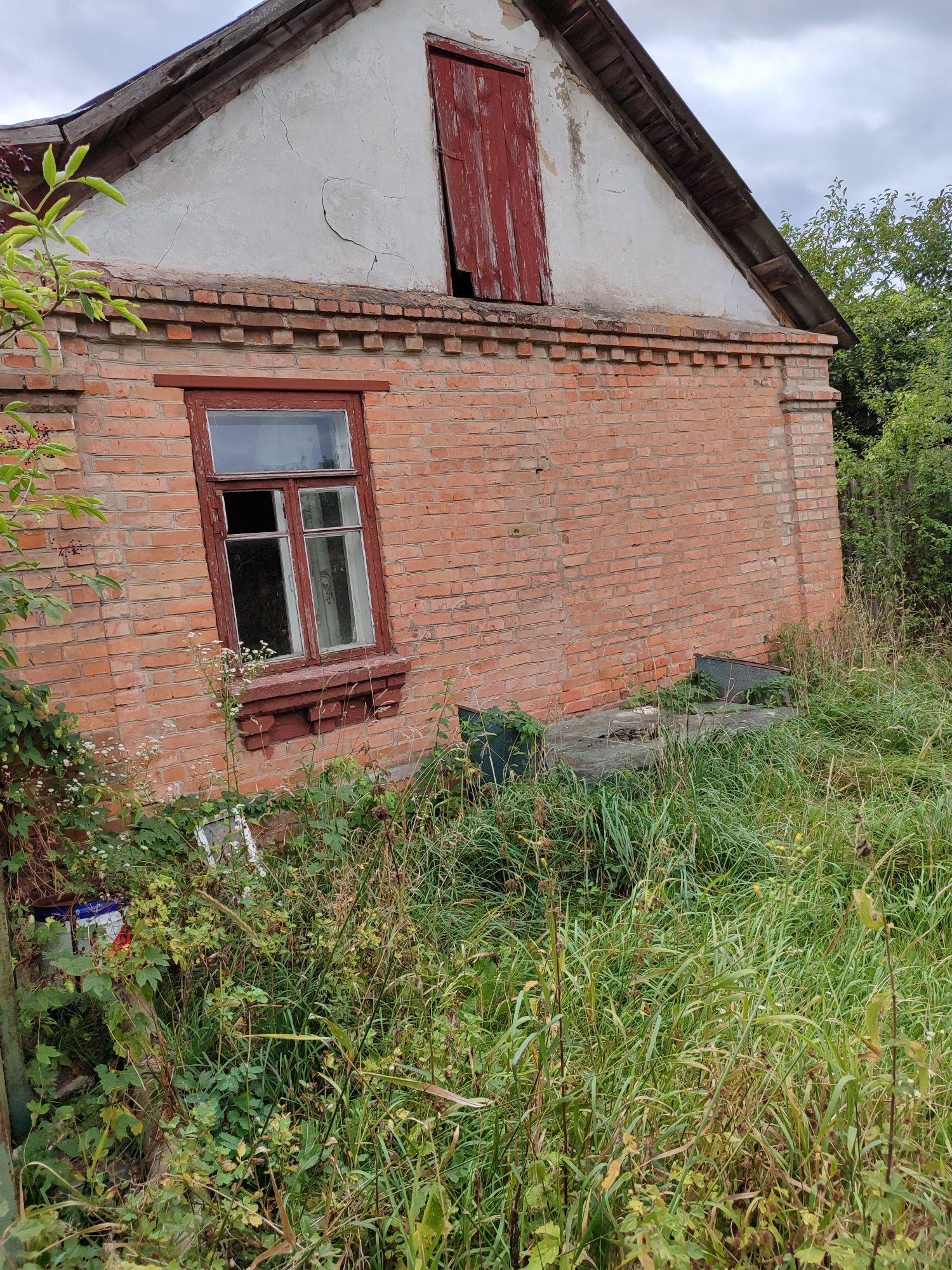 Продам будинок з ділянкою під забудову