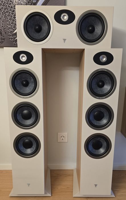 Colunas Focal Theva N°3 + Focal Theva Center em Carvalho