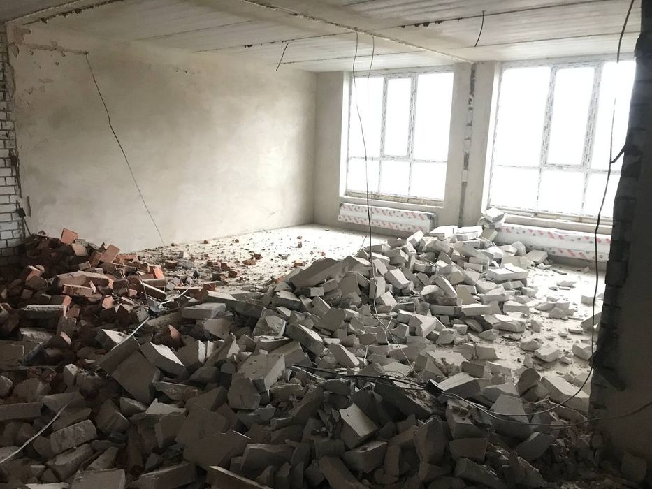 Отдам керпич, пеноблок в мешках бесплатно