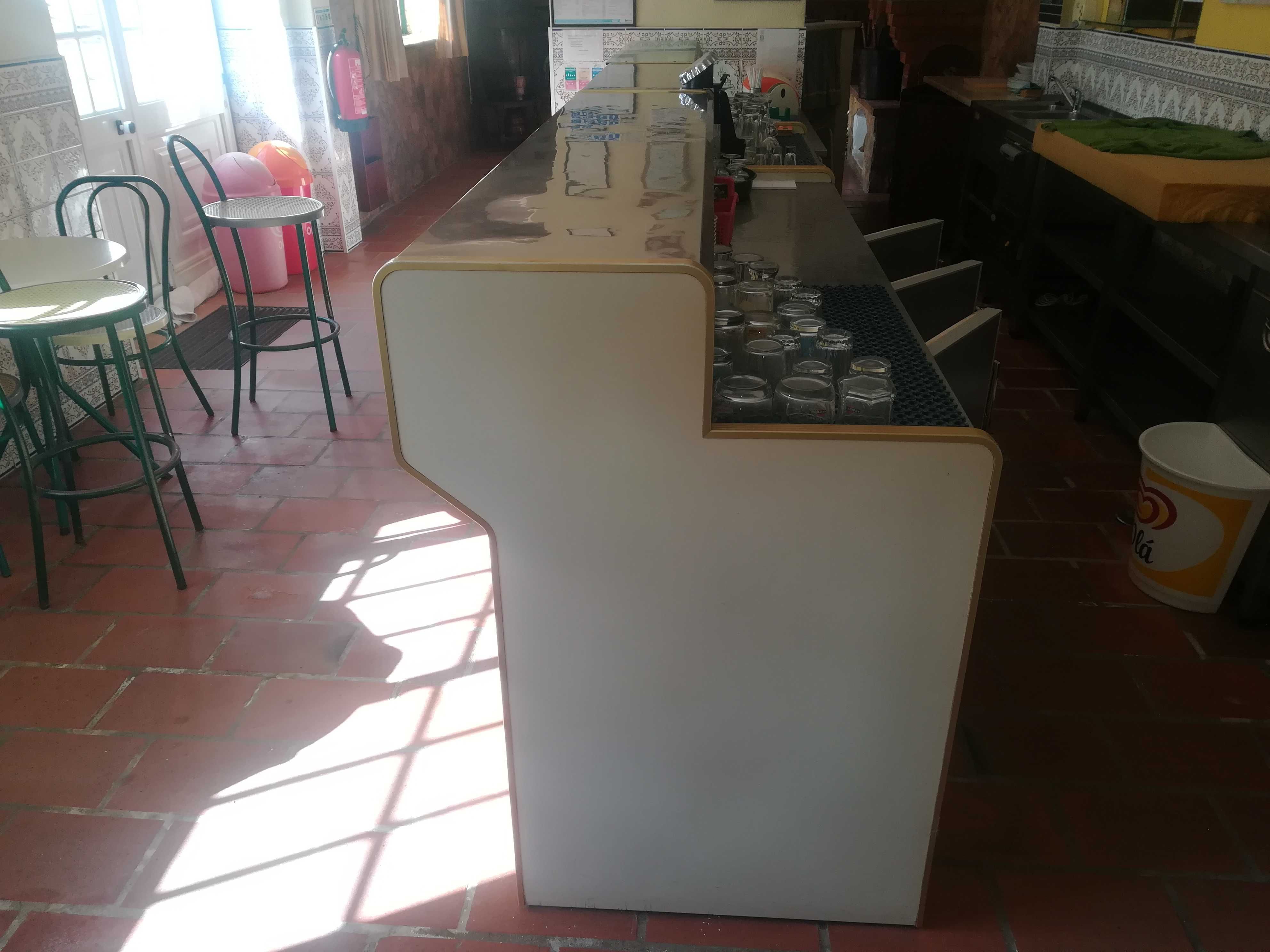 Balcão frigorífico e vitrine para café ou similar