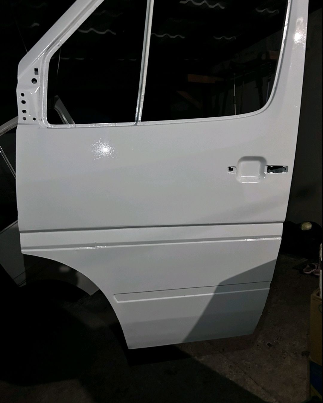 Дверь передняя Mercedes Sprinter белый цвет левая, правая 1995-2006