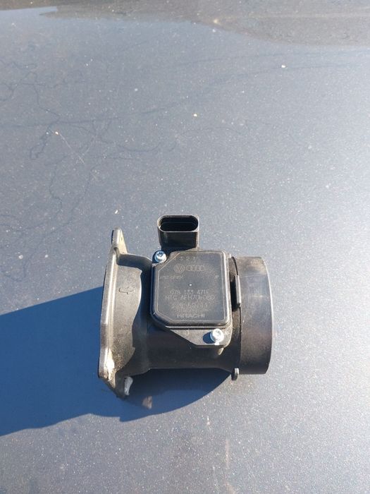 Przepływomierz powietrza 2,4 V6 Audi A4 B6 BDV