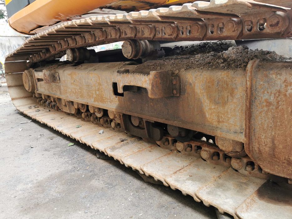 Гусеничный экскаватор JCB JS 290