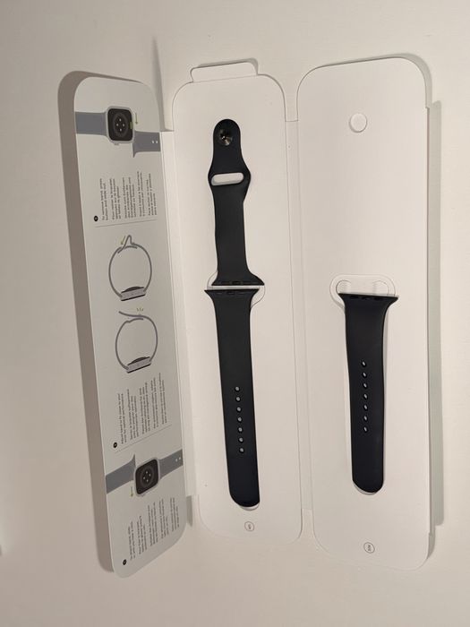 Apple Watch Series 8 • 45mm • GPS • Alumínio Meia-Noite