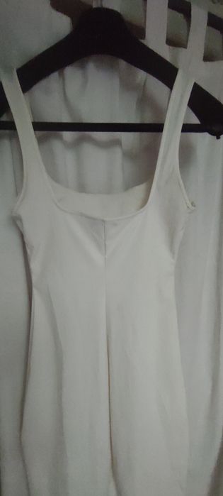 Vestido branco cintado