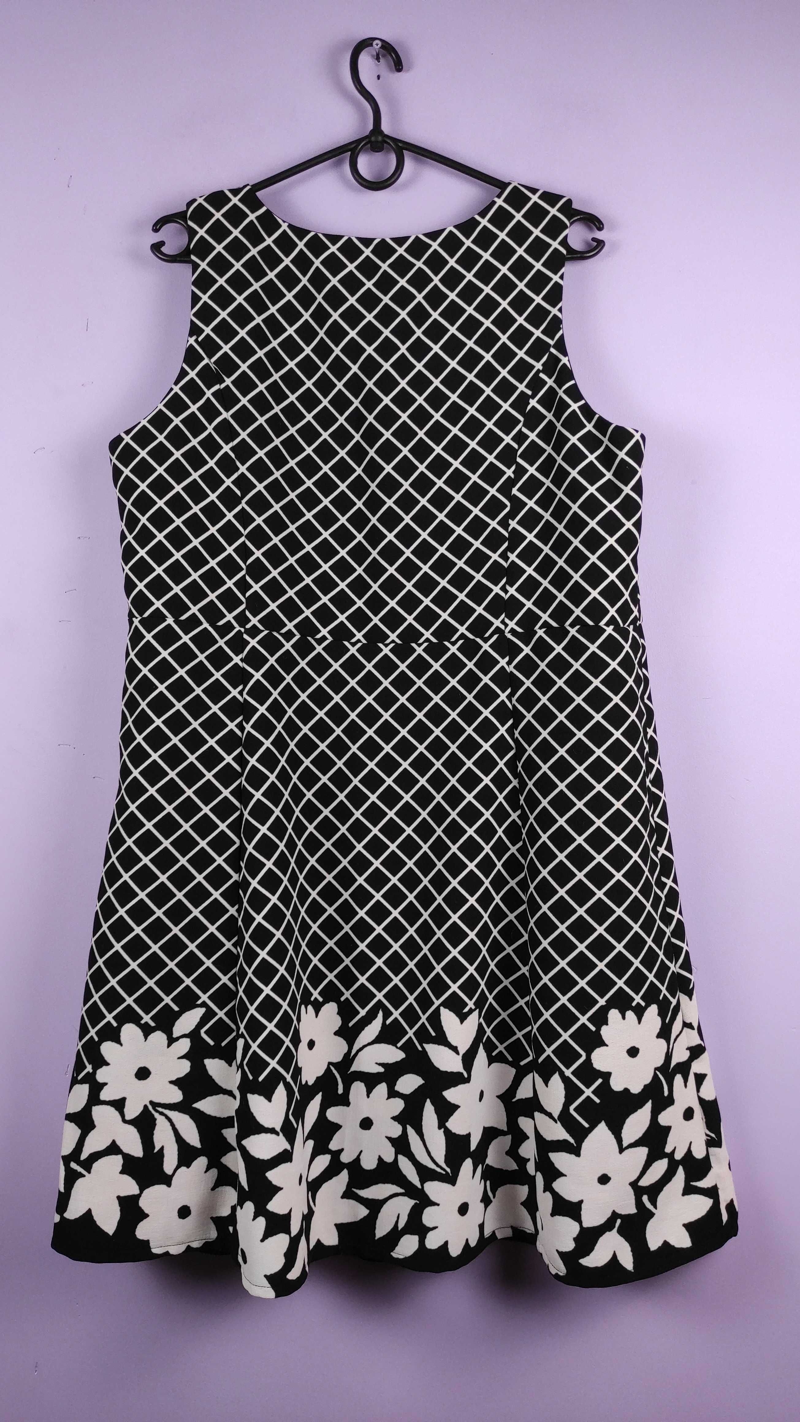 Zizzi czarno-biała rozkloszowana sukienka z dzianiny krata i kwiaty 46