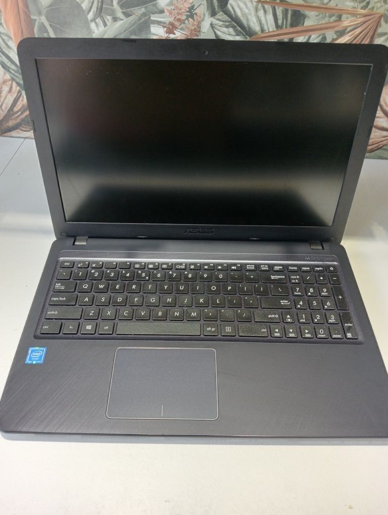 Laptop Asus Jak nowy