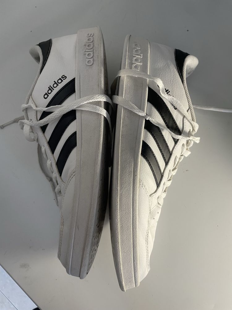 Tênis Adidas Btanco