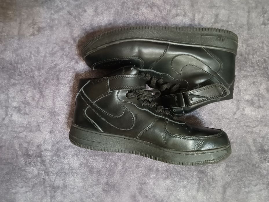 Nike air force mid black
