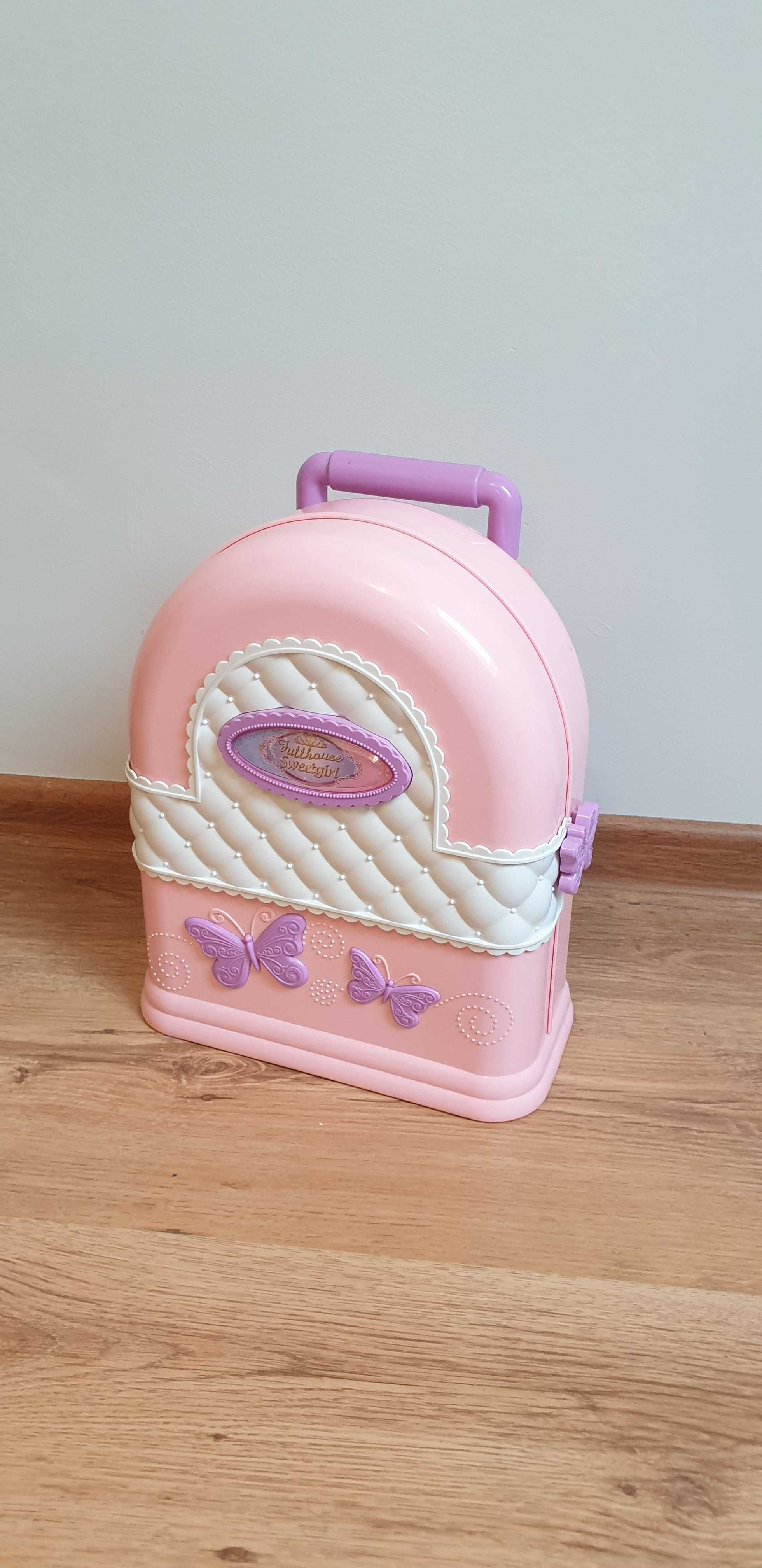 Domek walizka dla Barbie