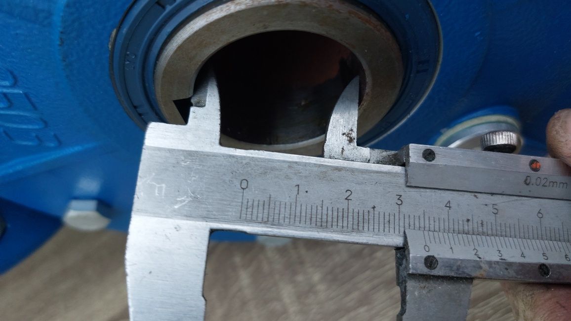 Motor Novo com redutor 35 voltas minuto trifásico