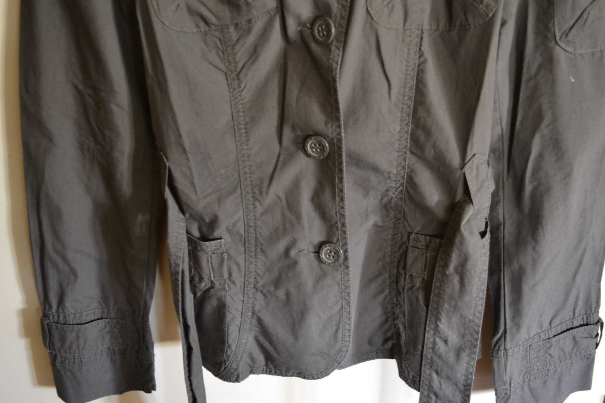 Легкая куртка, ветровка Outfit р.36