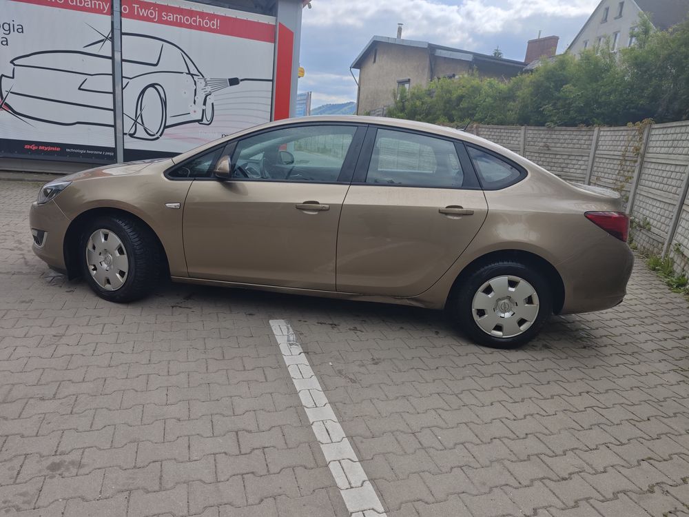 Opel Astra j lift 1.4turbo led