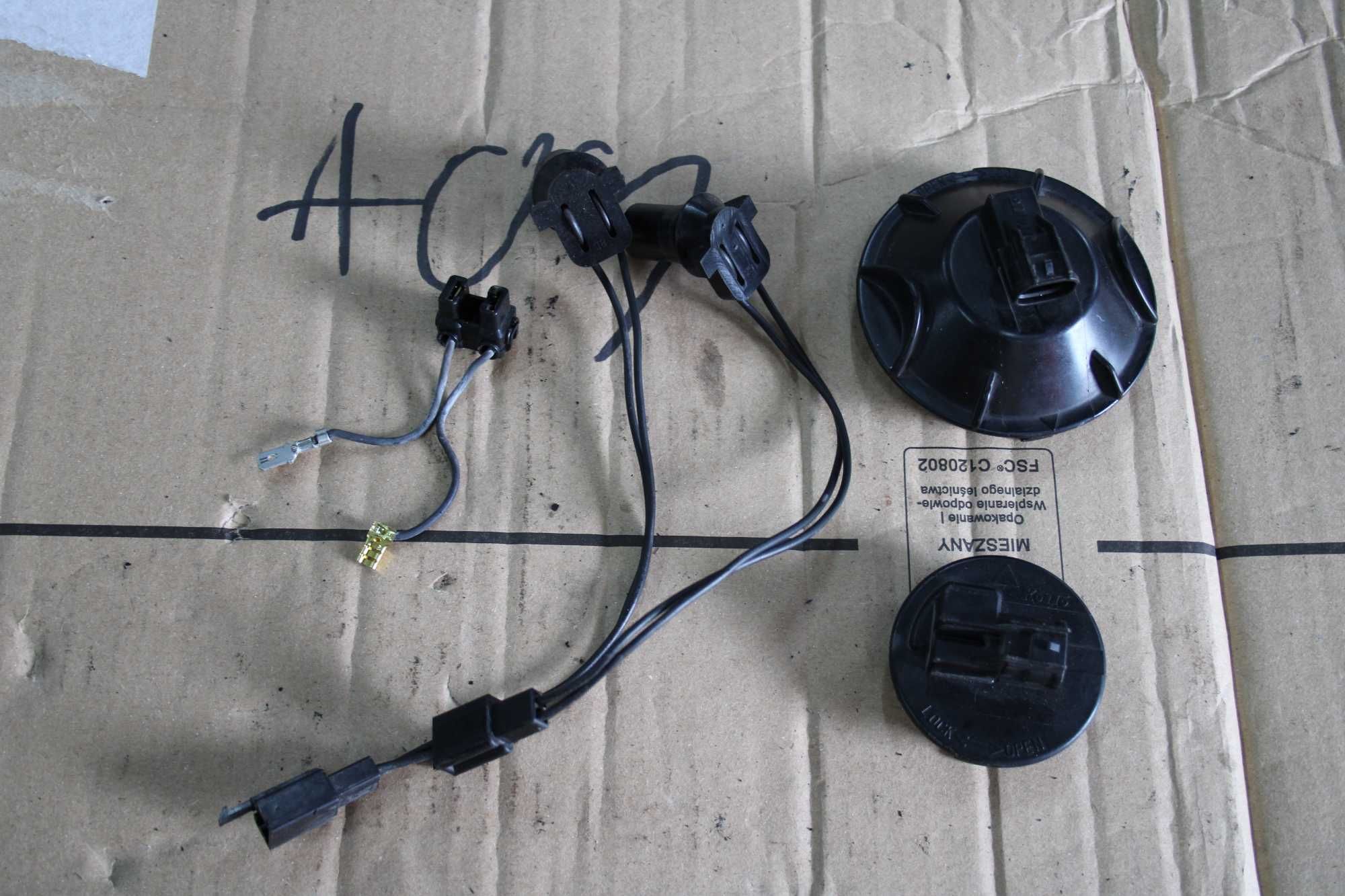 Zaślepka Lampy Oprawki Suzuki GSXR 1000 K5 K6 05-06