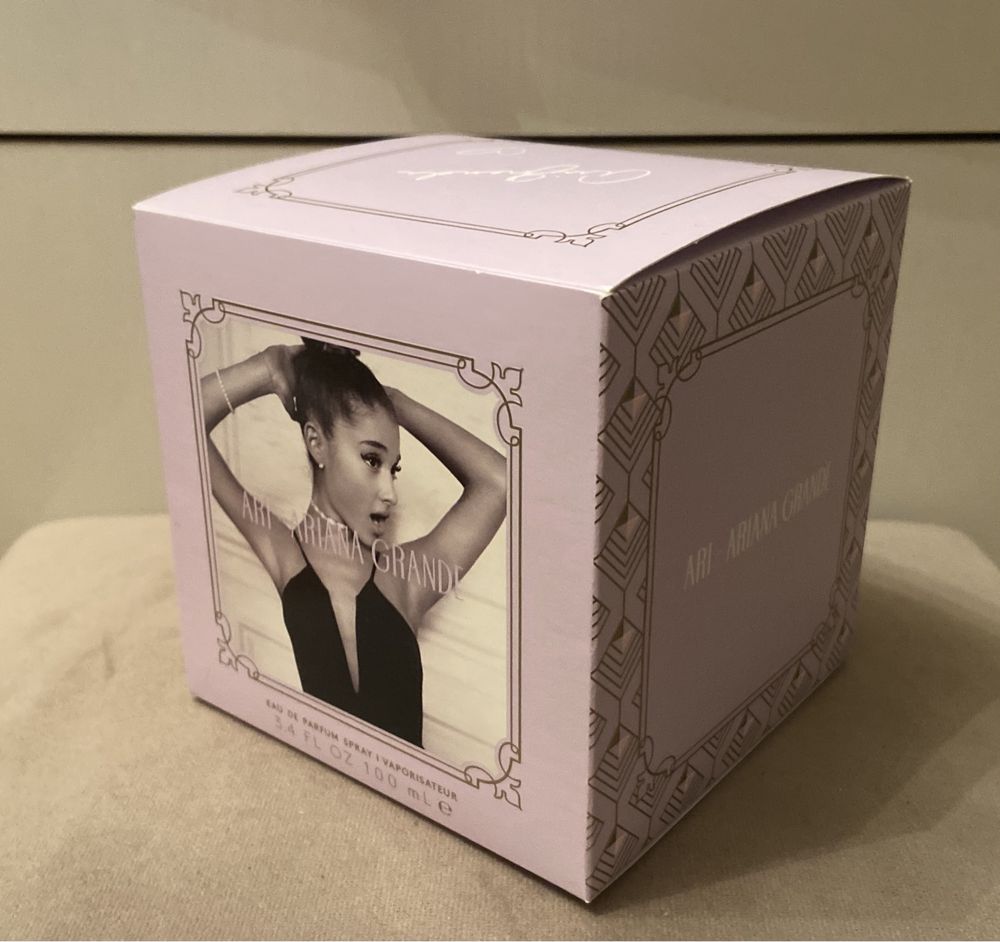Puste opakowanie/ kartonik po perfumach Ariana Grande Ari 100 ml