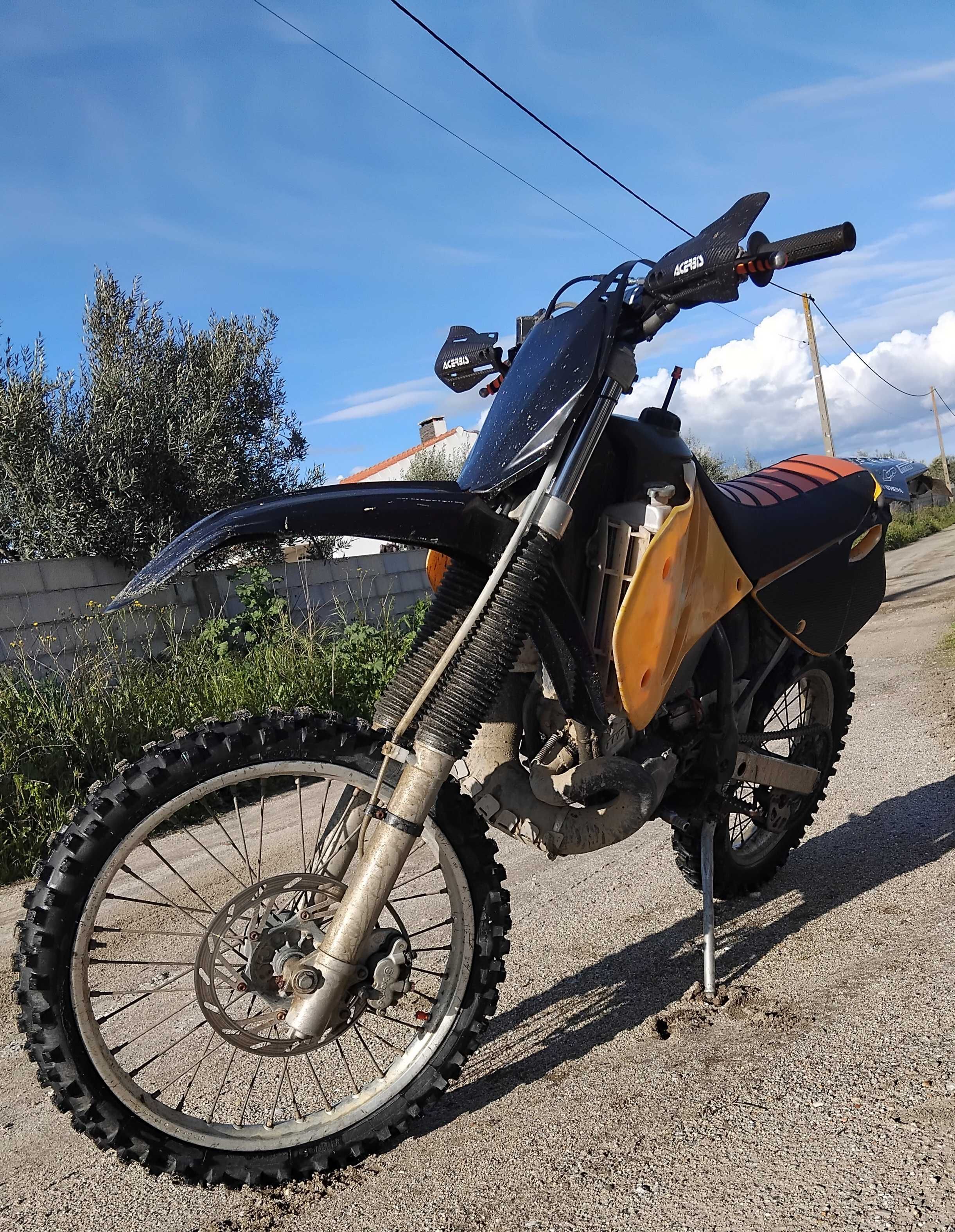 KTM 250 matriculada