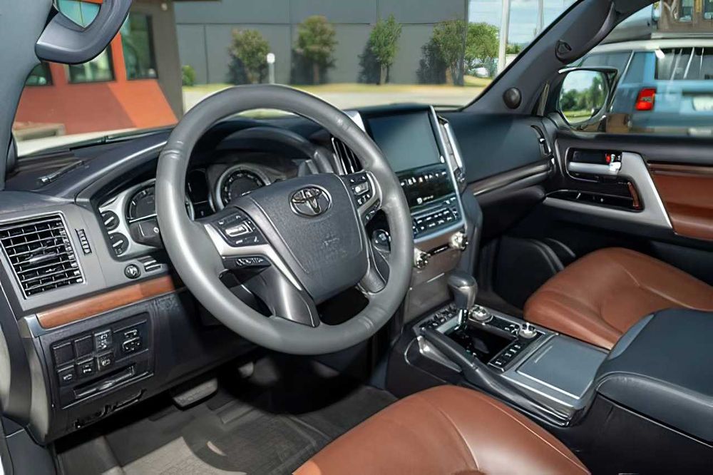 Toyota Land Cruiser      2019