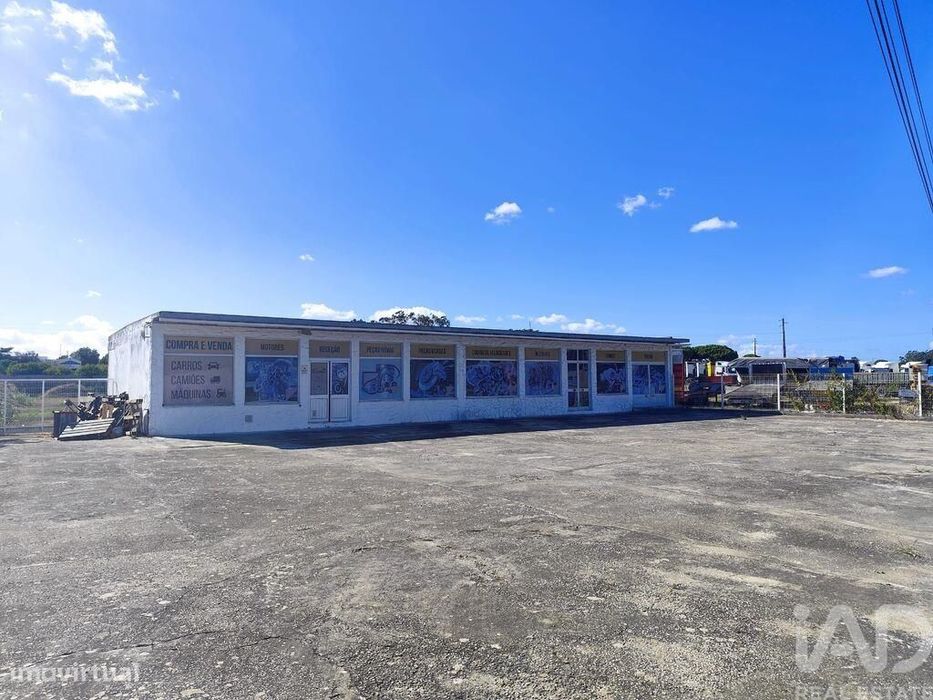 Hangar em Aveiras de Baixo de 210,00 m2