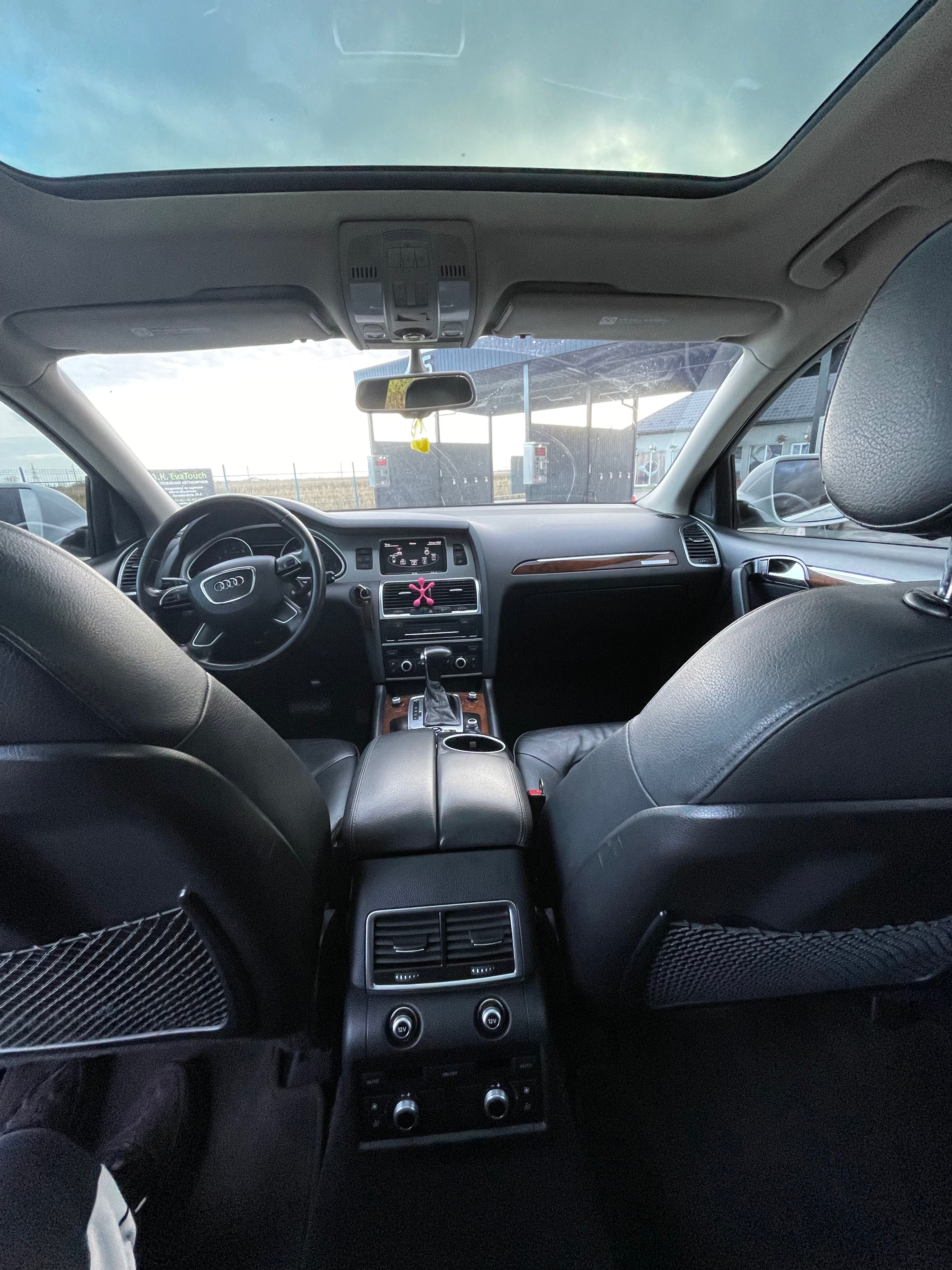 Продам Audi Q7 premium plus 2012