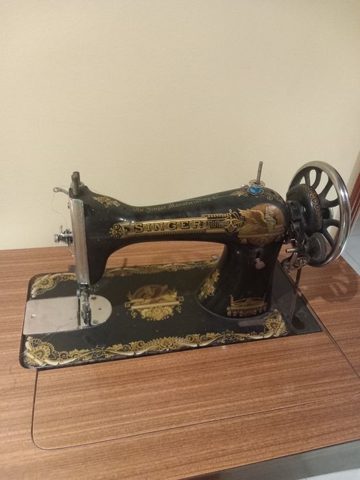 Maquina antiga  cozer singer