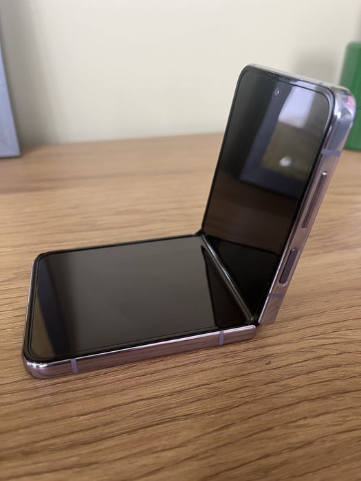 Продам Samsung Galaxy Flip 4 Bora Purple 8/256GB БУ