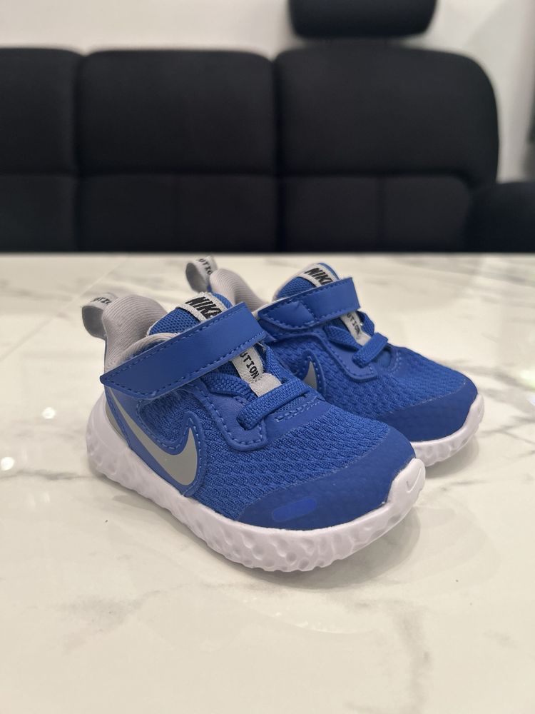 Buty dziecięce nike running nowe