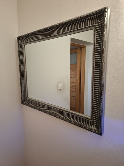 Lustro ścienne wiszące