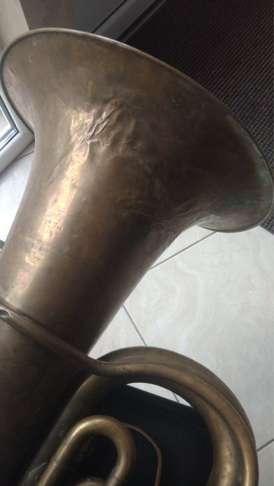 Туба  in Es Киев