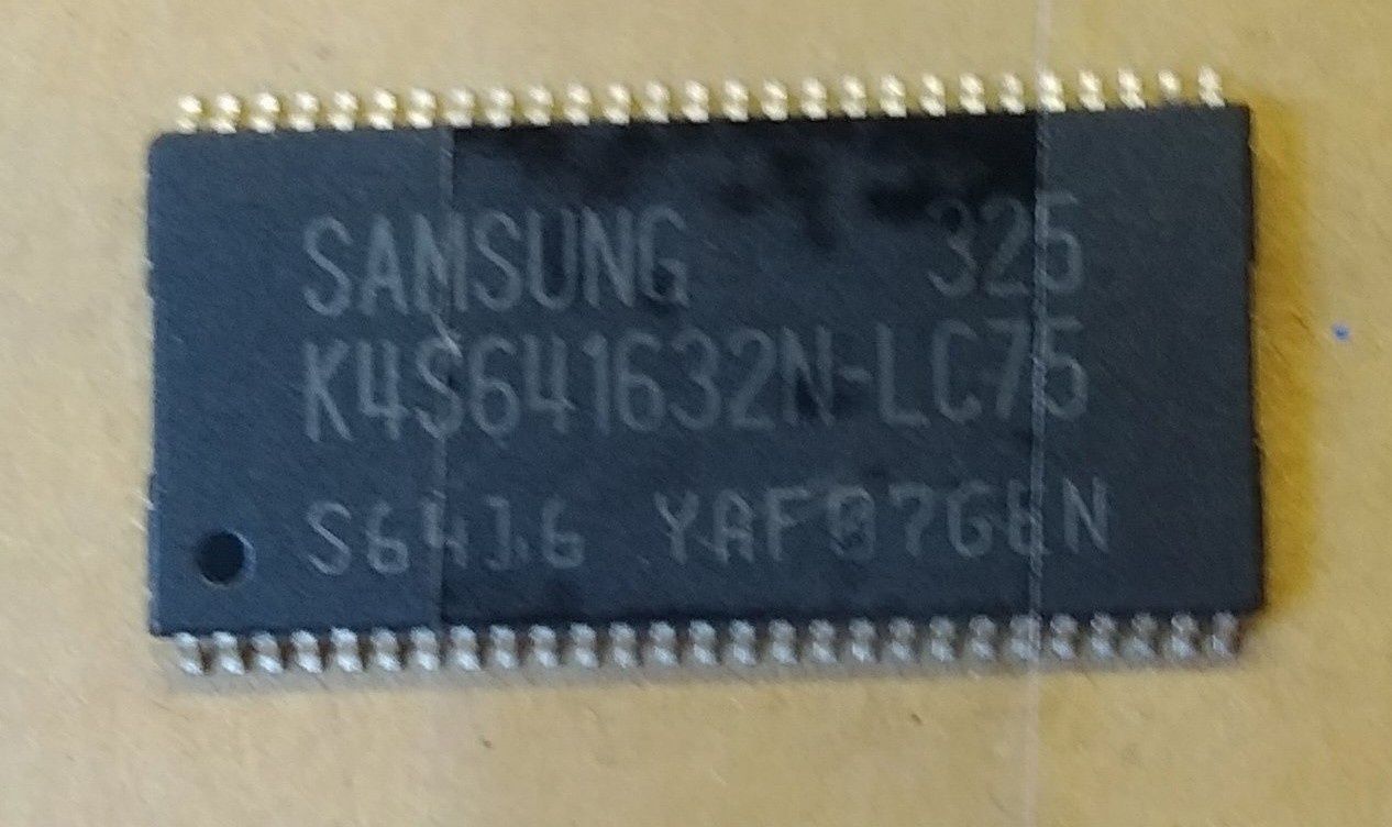 Микросхема памяти Samsung K4S641632N-LC75