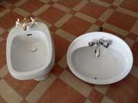 Louças sanitárias brancas usadas em bom estado (pouco uso)
