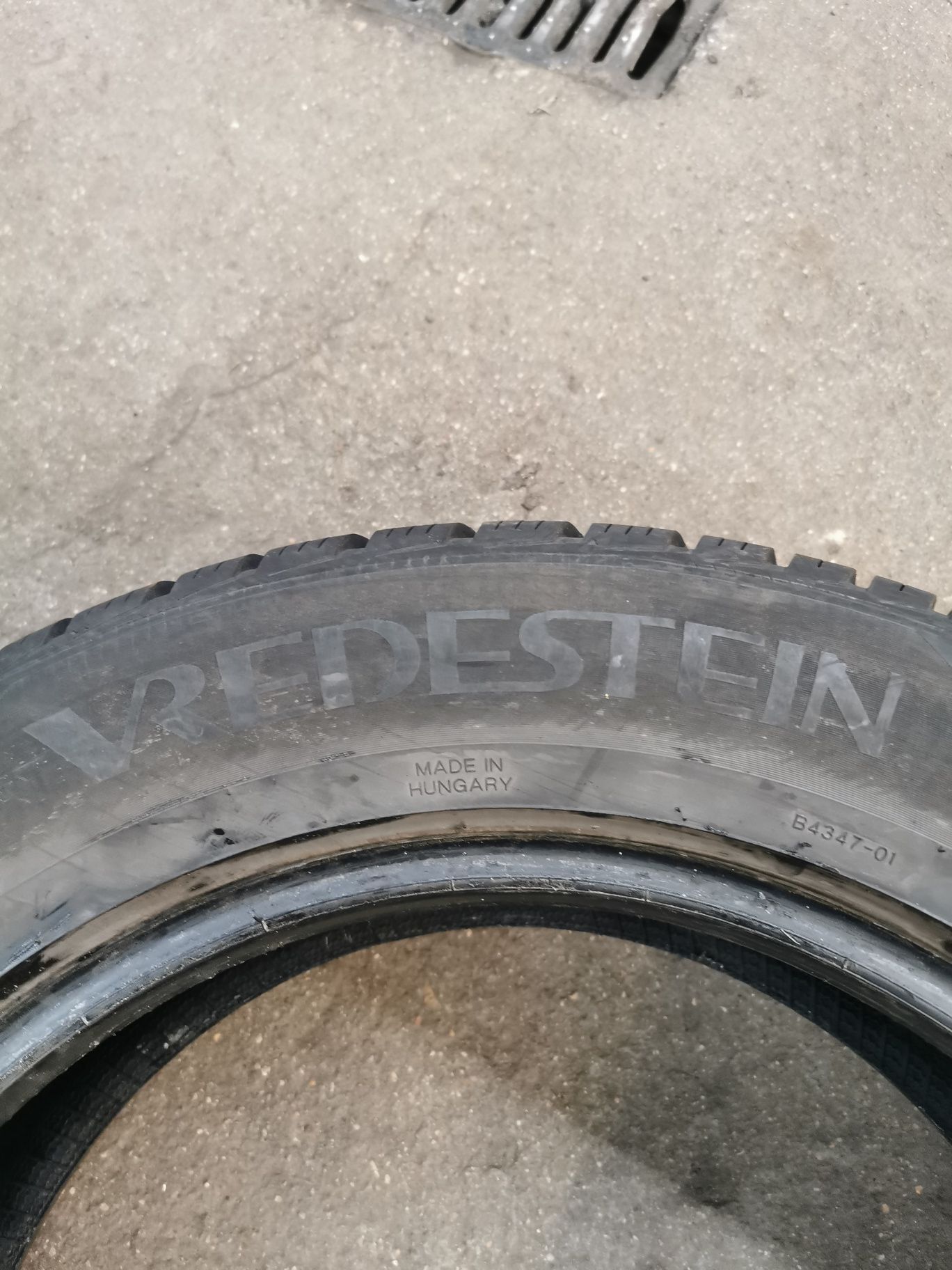 Para opon 215/60R17 96H Vredestein Quatrac Pro