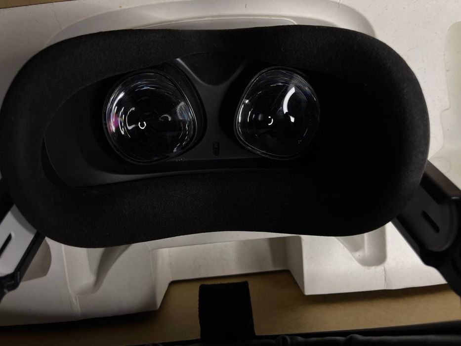 Meta Quest 2 (Oculus Quest 2) 128 ГБ + крепление BOBOVR M2 PLUS