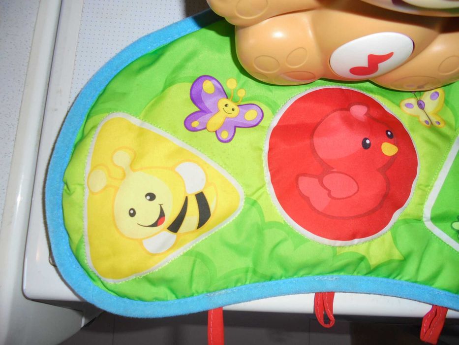 brinquedo para criança com som e luz bonito