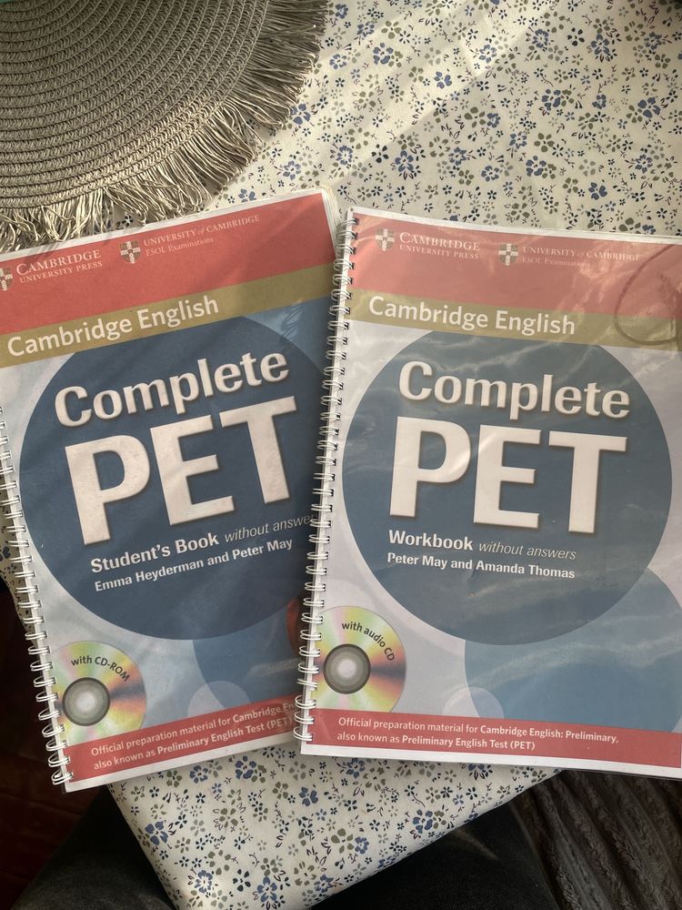Cambridge Complete PET (Preliminary English Test)