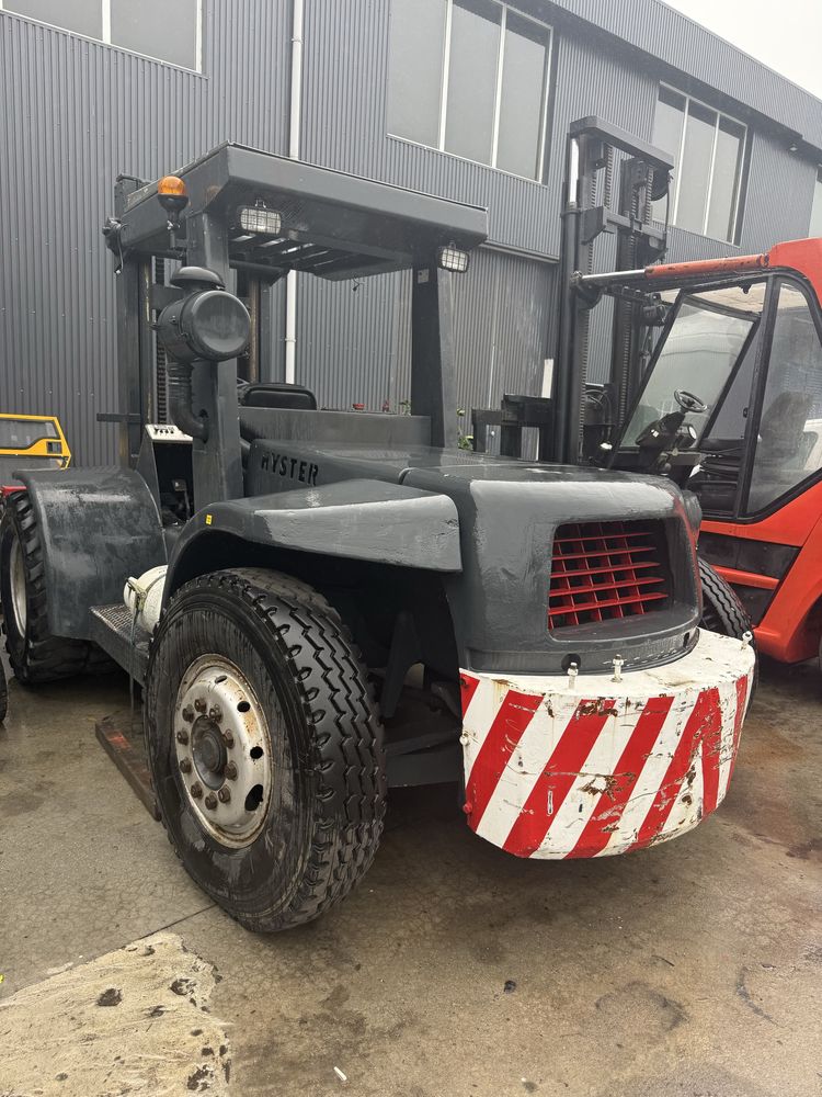 Empilhador HYSTER de 10.000 lgrs gas pneus duplos garfos com 1,80