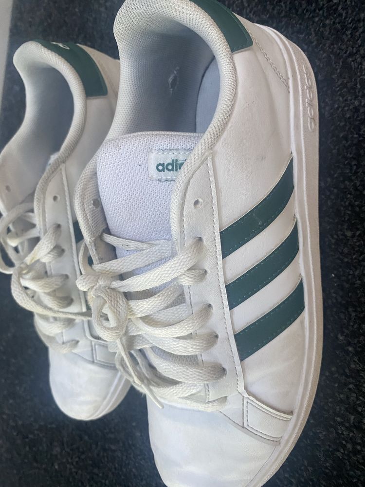 Sapatilha  adidas 40