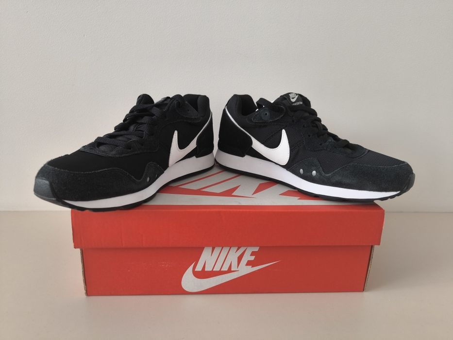 Чоловічі кросівки Nike venture runner 42