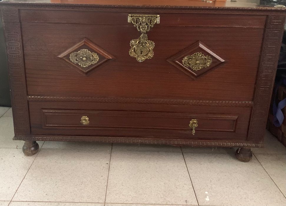 Mala de madeira para restauro