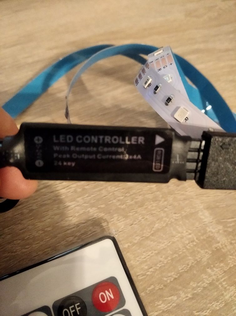 nowa LED listwa oświetleniowa RGB na USB długość 1m.