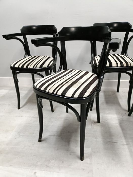 Krzesła gięte Thonet Fameg  czarne Loft do restauracji 5