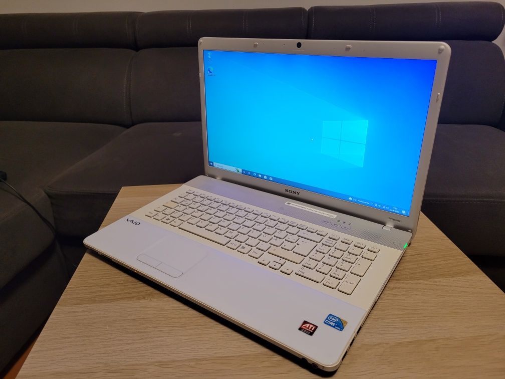 Laptop Sony vaio 17" - i3 / 4gb ram / dysk 500 / AMD Radeon / Szybki