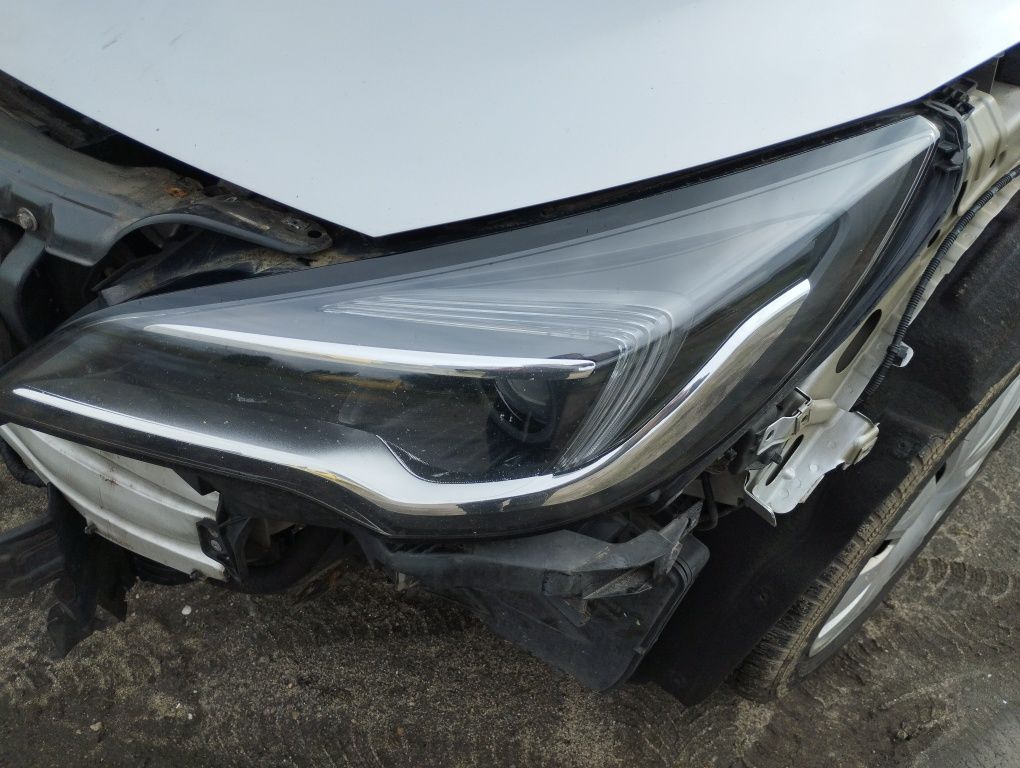 Lampy przód przednie opel astra K soczewka LED Europa